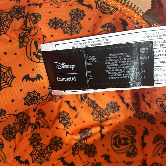 NWT Loungefly Mickey Mouse Mick-O-Lantern Crossbody Bag - Picture 10 of 11